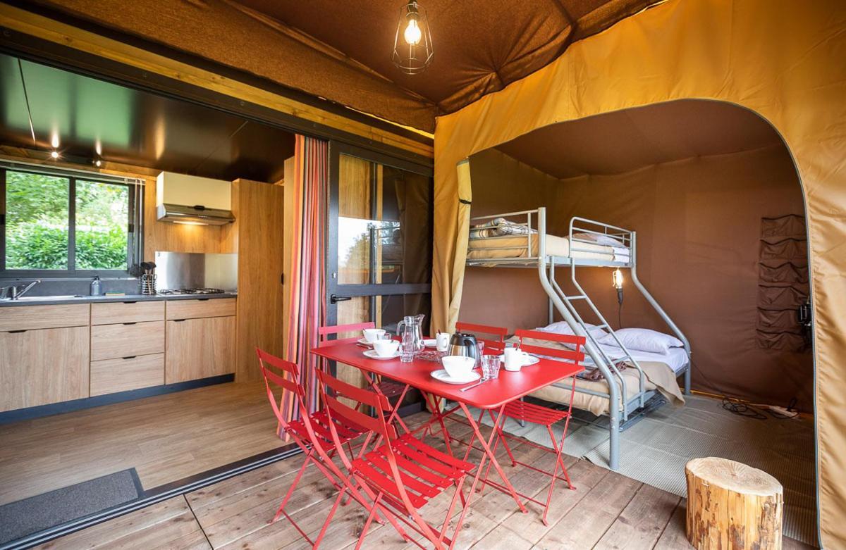 Huttopia De Roos Stegeren Room photo