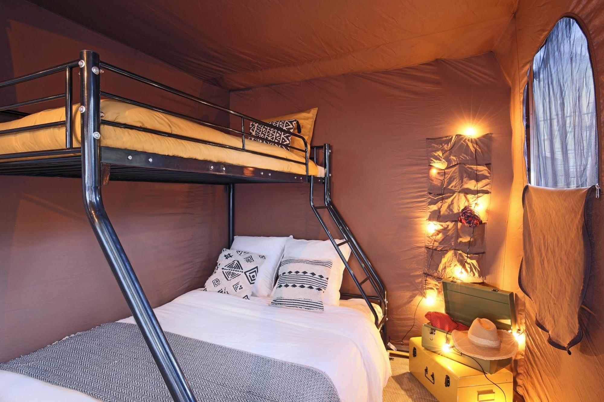 Huttopia De Roos Stegeren Room photo